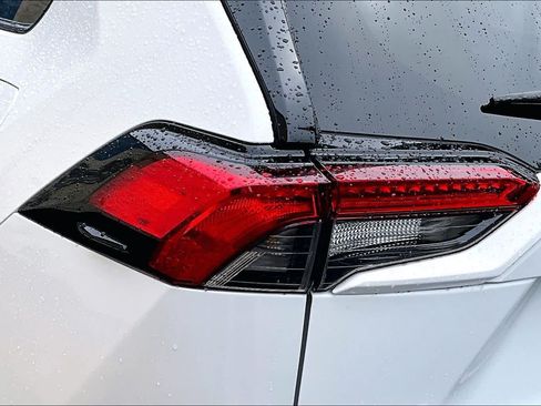 Certified 2025 Toyota RAV4 XLE AWD/4WD image 29