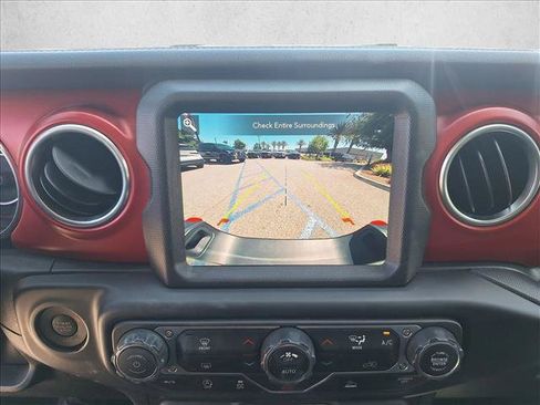 Used 2023 Jeep Gladiator Rubicon w/ Trailer Tow Package AWD/4WD image 13