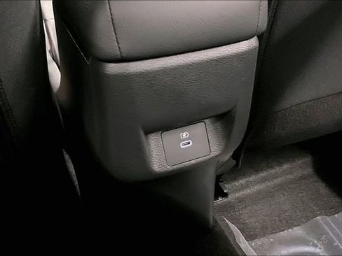 New 2025 Nissan Versa SR w/ Trunk Package image 21