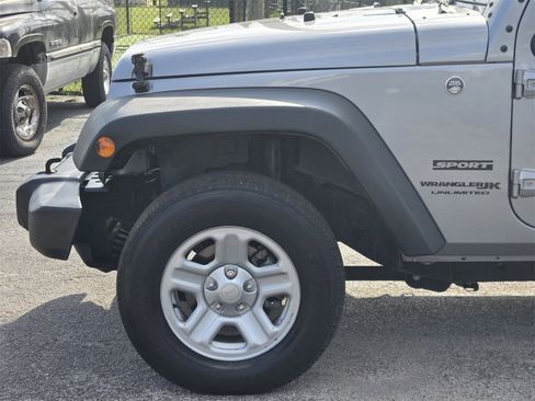 Used 2018 Jeep Wrangler Unlimited Sport w/ Connectivity Group image 8