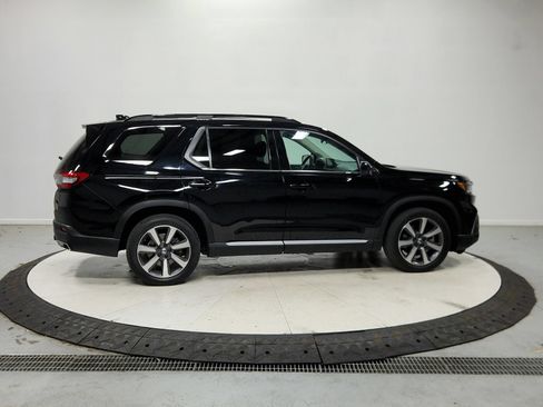 Used 2025 Honda Pilot Elite image 9