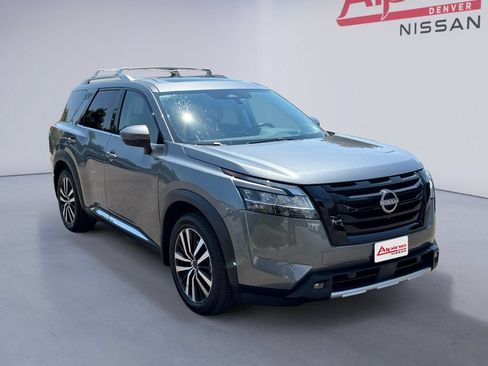 Used 2024 Nissan Pathfinder Platinum AWD/4WD image 7