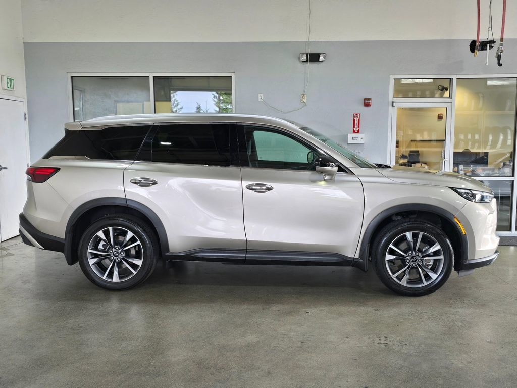 Certified 2023 INFINITI QX60 Luxe w/ Cargo Package AWD/4WD image 4