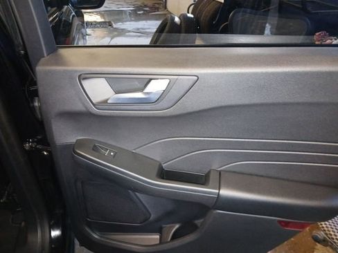 Certified 2022 Ford Escape Titanium w/ Class II Trailer Tow Package image 50