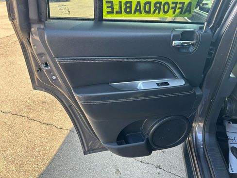 Used 2016 Jeep Compass High Altitude image 13