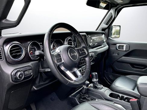 Certified 2021 Jeep Wrangler Unlimited Sahara image 18