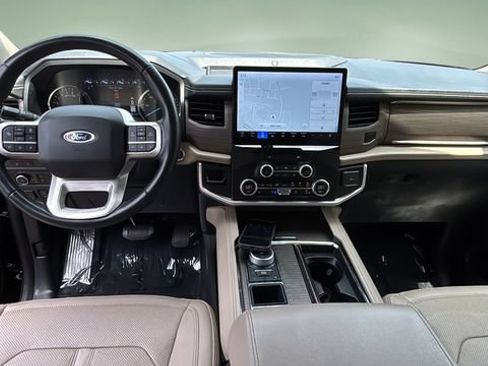 Used 2024 Ford Expedition Limited RWD image 16