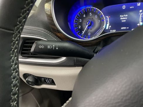Used 2023 Chrysler Pacifica Limited FWD image 24