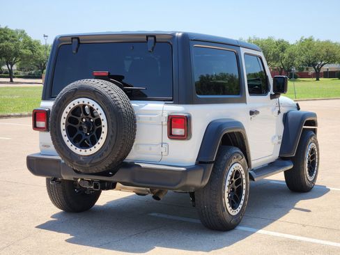 Used 2020 Jeep Wrangler Sport AWD/4WD image 6