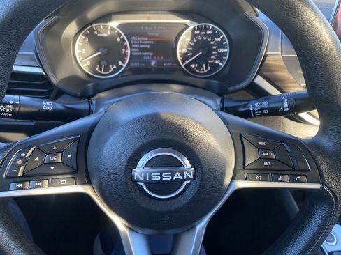 Used 2024 Nissan Altima 2.5 SV image 15