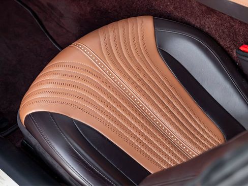 Used 2017 Aston Martin DB11 V12 RWD image 14