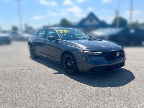 Used 2025 Honda Accord SE image 9