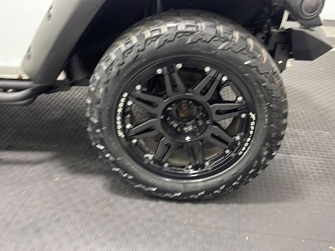 Used 2010 Jeep Wrangler Unlimited Sport AWD/4WD image 20
