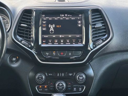 Used 2019 Jeep Cherokee Limited w/ Technology Group AWD/4WD image 14
