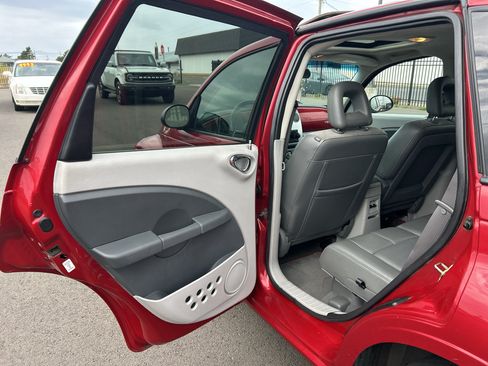 Used 2007 Chrysler PT Cruiser Limited w/ Chrome Accents Group FWD image 27