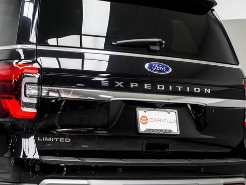 Used 2024 Ford Expedition Limited AWD/4WD image 14