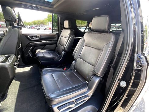 Used 2021 Chevrolet Suburban High Country w/ Premium Package AWD/4WD image 31