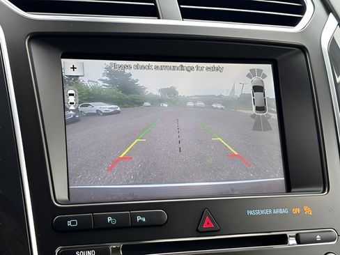 Certified 2018 Ford Explorer Platinum AWD/4WD image 11