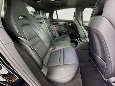 Used 2023 Porsche Panamera Platinum Edition image 32