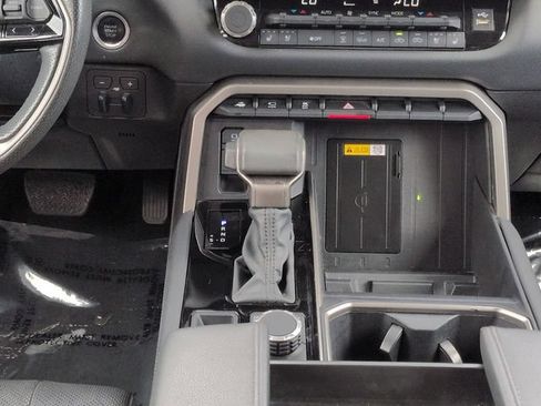 Used 2024 Toyota Tundra Limited AWD/4WD image 19