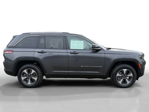 Used 2022 Jeep Grand Cherokee Limited 4xe image 6