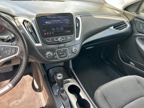 Used 2020 Chevrolet Malibu RS FWD image 21