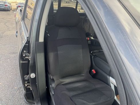 Used 2024 Nissan Titan SV w/ SV Convenience Package image 4