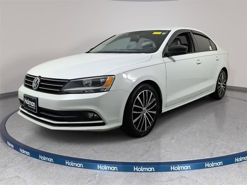 Used 2016 Volkswagen Jetta Sport image 1