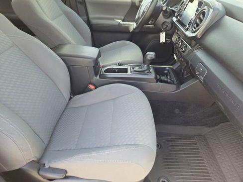 Used 2022 Toyota Tacoma SR w/ SR Convenience Package image 14