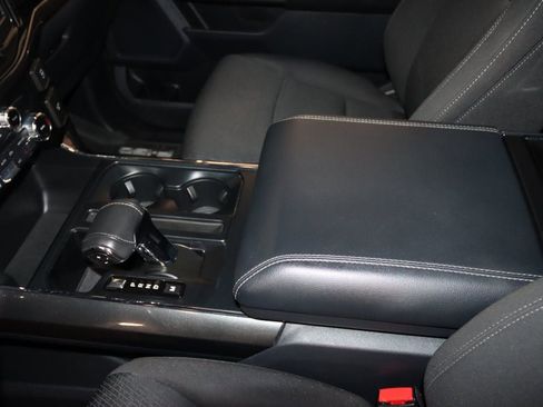 Used 2022 Ford F150 XLT w/ Equipment Group 302A High image 38