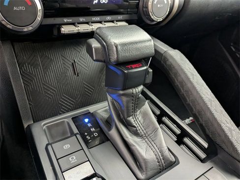 Used 2024 Toyota Tacoma TRD Off-Road image 11