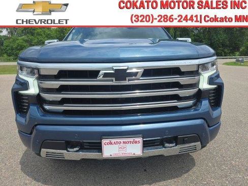 Used 2024 Chevrolet Silverado 1500 High Country w/ High Country Premium Package AWD/4WD image 2