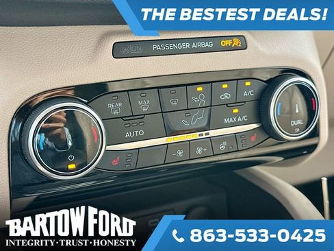 Used 2022 Ford Escape SEL image 16