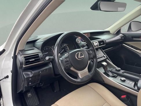 Used 2019 Lexus IS 300 image 29