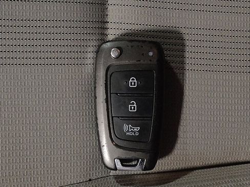 Used 2020 Hyundai Venue SEL FWD image 32