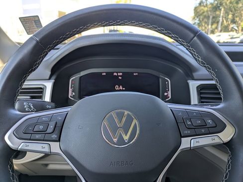 Used 2023 Volkswagen Atlas SE image 38