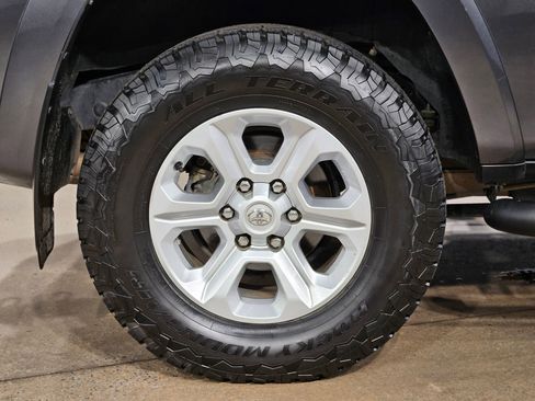 Used 2023 Toyota 4Runner SR5 Premium w/ Moonroof Package RWD image 17