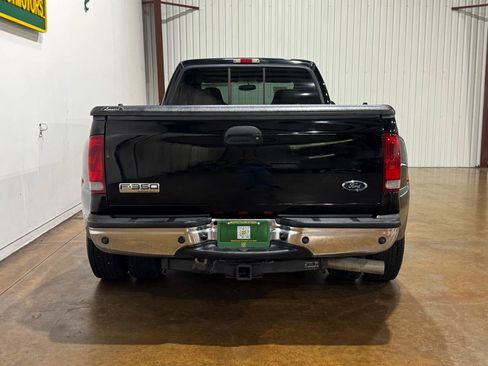 Used 2005 Ford F350 Lariat RWD image 6