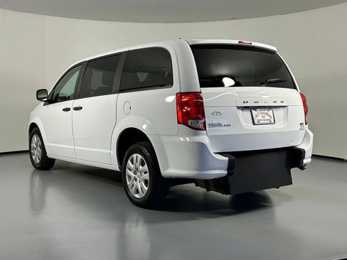 Used 2019 Dodge Grand Caravan SE FWD image 6