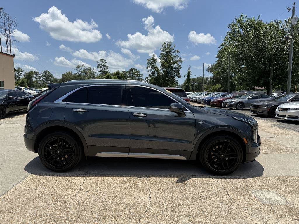 Used 2019 Cadillac XT4 Premium Luxury w/ Technology Package FWD image 4