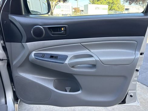 Used 2012 Toyota Tacoma 2WD Access Cab image 39