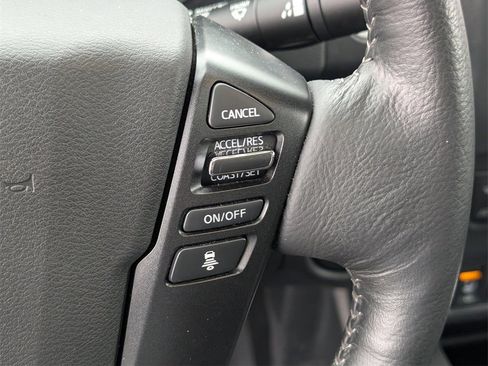 Used 2022 Nissan Frontier SV w/ SV Premium Package image 19