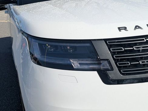 New 2026 Land Rover Range Rover Long Wheelbase SE image 9