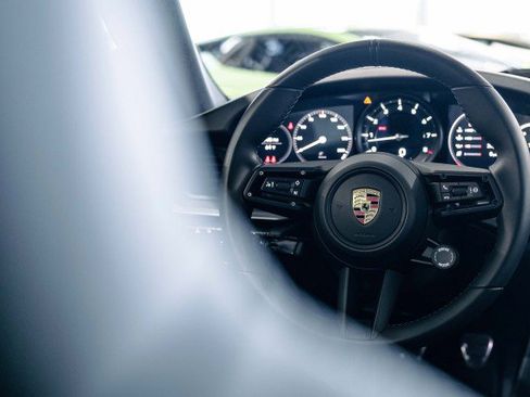 Used 2022 Porsche 911 Carrera S image 38