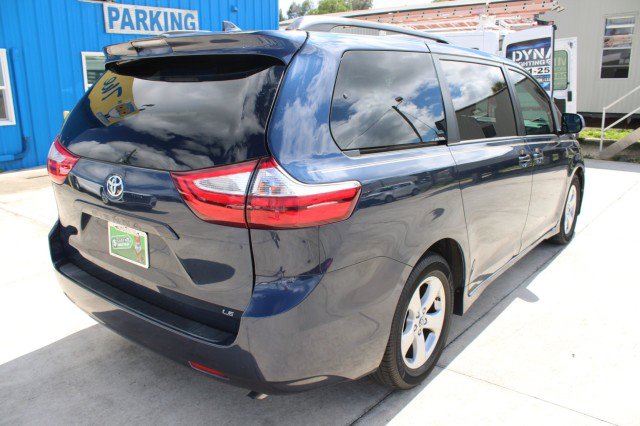 Used 2018 Toyota Sienna LE FWD image 8