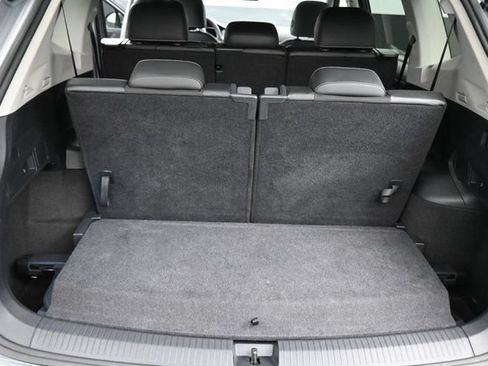 Used 2024 Volkswagen Tiguan SE FWD image 23