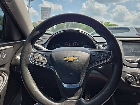 Used 2017 Chevrolet Malibu LS w/ LPO, Convenience Package 1 FWD image 36