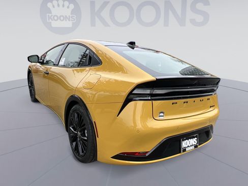 New 2026 Toyota Prius Plug-In Hybrid image 4