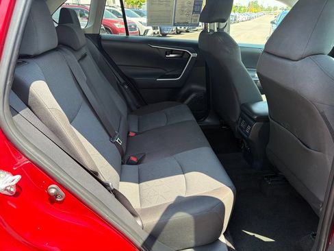Used 2025 Toyota RAV4 XLE AWD/4WD image 15
