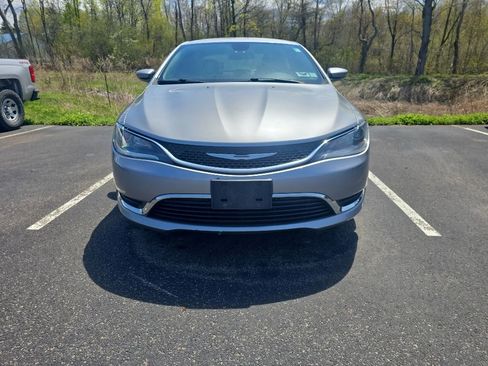Used 2015 Chrysler 200 Limited FWD image 2